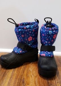 Girls snow boots